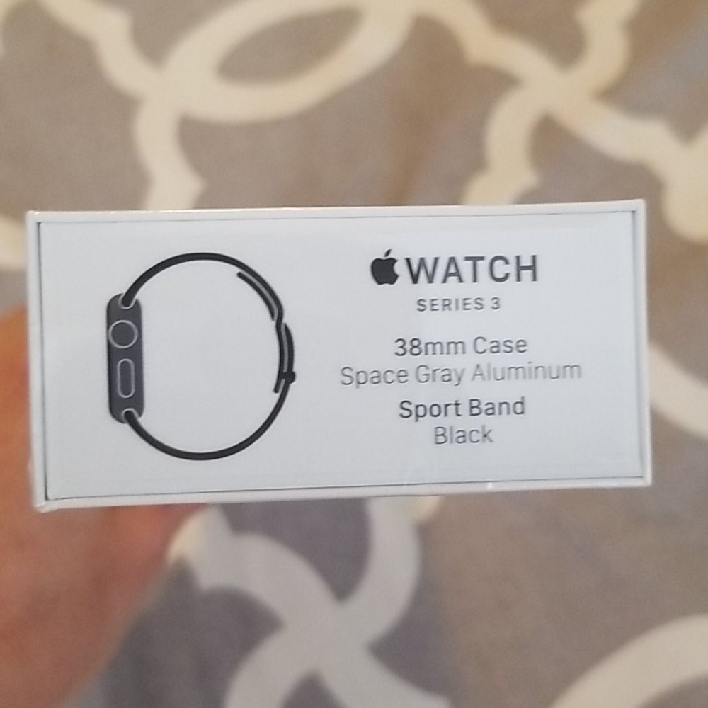 ๐Apple Watch! Series 3 GPS / 38mm case NWT!!! - Picture 3 of 7